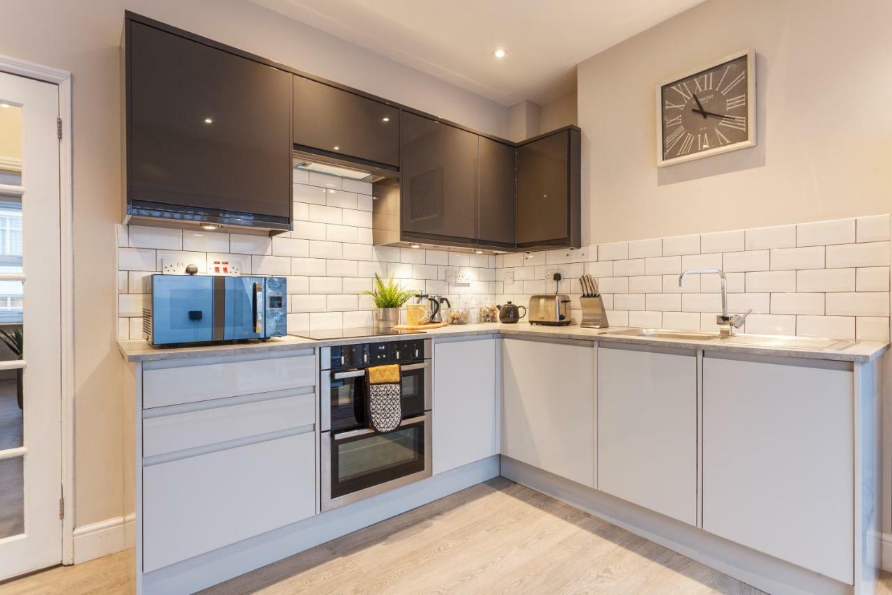 Apartamento Stylish Town Centre House - 300Mbps, Parking & Sunny Decking Bournemouth Exterior foto