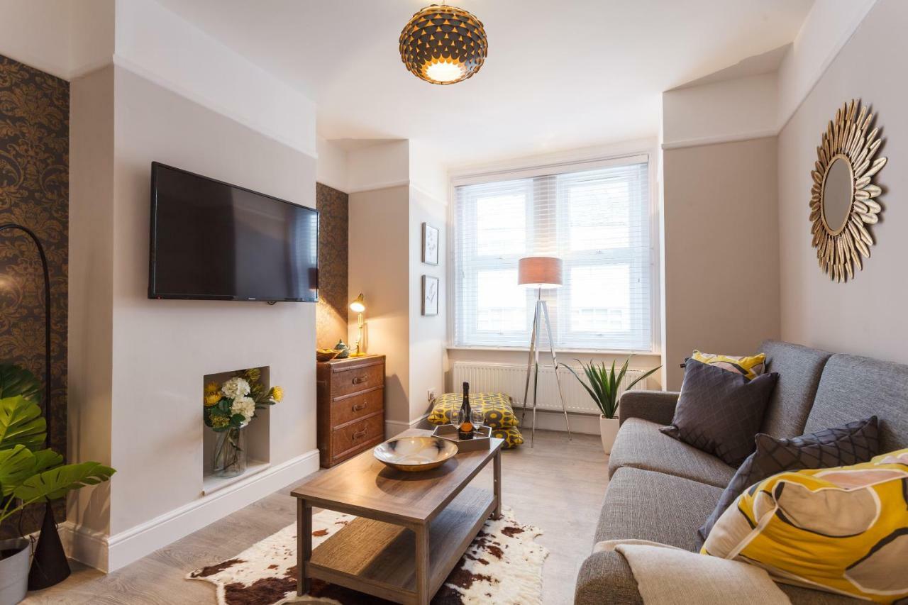 Apartamento Stylish Town Centre House - 300Mbps, Parking & Sunny Decking Bournemouth Exterior foto